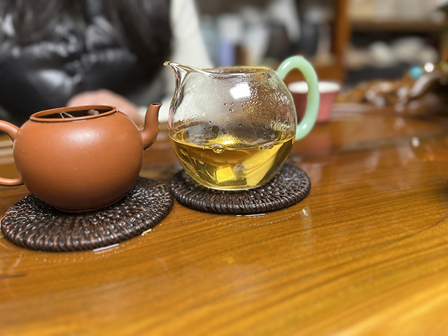 图为双花正德2004年易武名茶