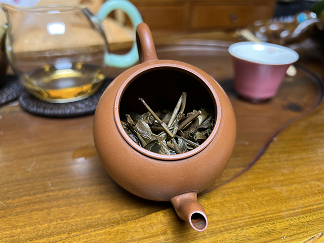 图为双花正德2004年易武名茶