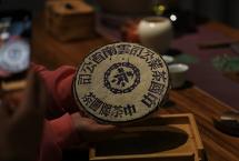 90年代茶界传奇！绀青大蓝印：樟香、参香、玫瑰汤…喝过的人都说难忘