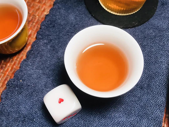 大益1401金色乔木青饼2014普洱茶品质特点