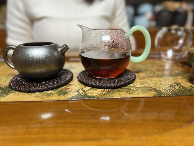图为龑王牌红版2022年金魁莲熟茶