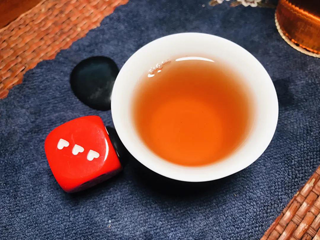 大益05年南糯山孔雀青饼501普洱茶品质特点
