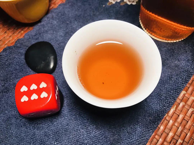 大益05年南糯山孔雀青饼501普洱茶品质特点