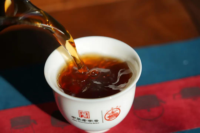 八角亭老曼峨普洱熟茶