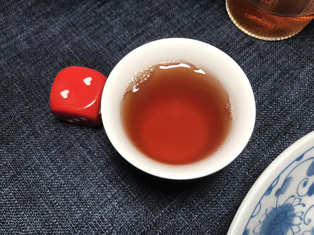图为大益7542普洱茶