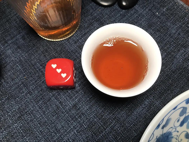 图为大益7542普洱茶