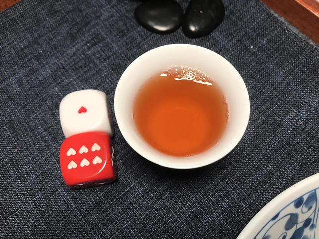 图为大益7542普洱茶