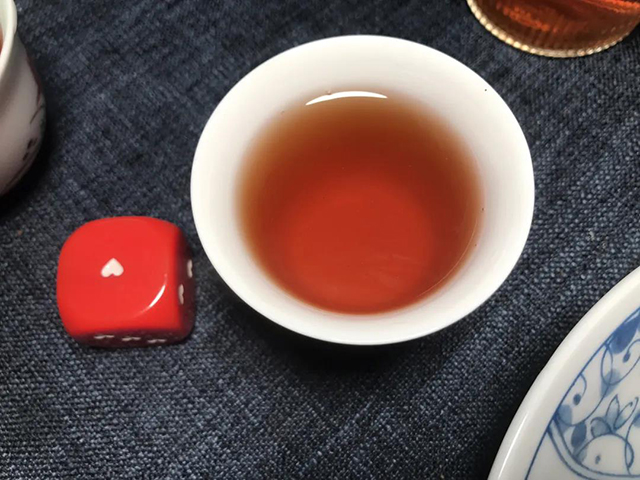 图为大益7542普洱茶