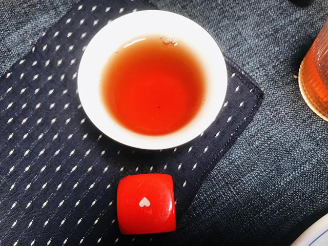 勐海茶厂2001年易武正山珍藏品普洱茶品质特点