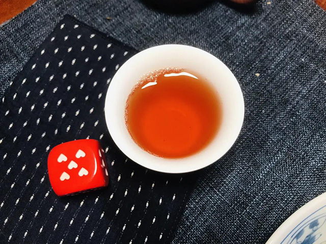 勐海茶厂2001年易武正山珍藏品普洱茶品质特点