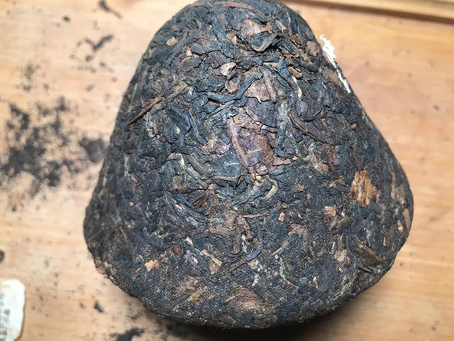 下关宝焰沱98年双排字蘑菇青沱普洱茶品质特点