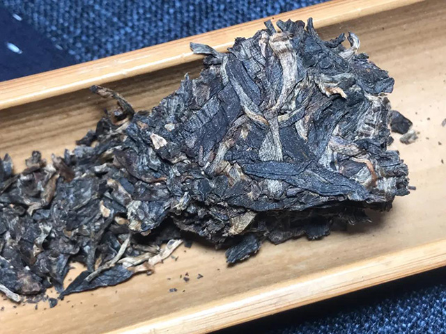 福今2013年珍藏青饼普洱茶品质特点
