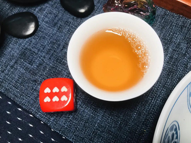 福今2013年珍藏青饼普洱茶品质特点