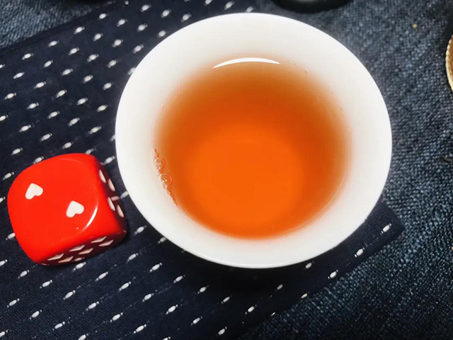 广隆2015年金韵青饼普洱茶品质特点