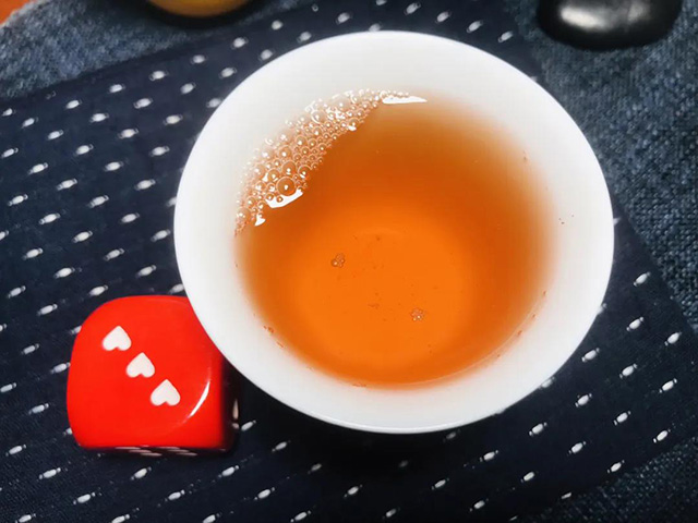 广隆2015年金韵青饼普洱茶品质特点