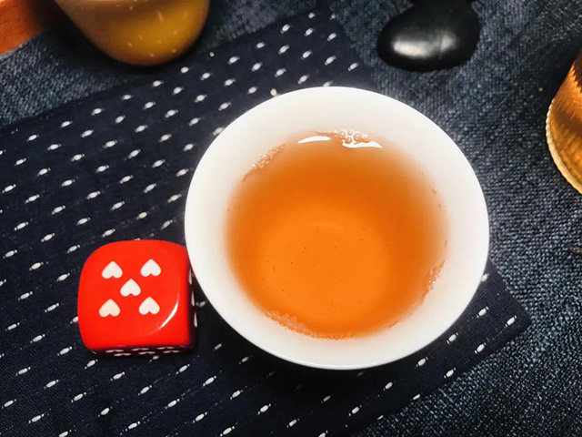 广隆2015年金韵青饼普洱茶品质特点