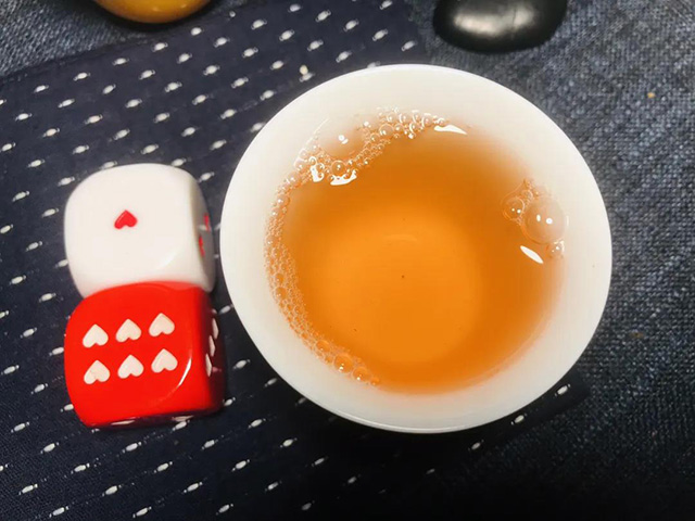 广隆2015年金韵青饼普洱茶品质特点
