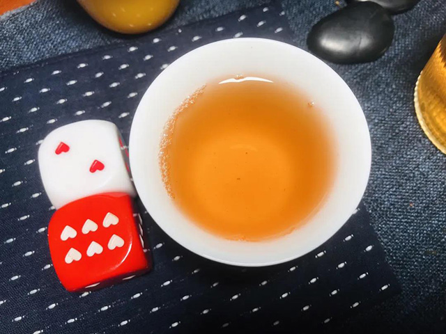 广隆2015年金韵青饼普洱茶品质特点