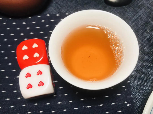 大益2012年龙腾盛世青饼普洱茶品质特点
