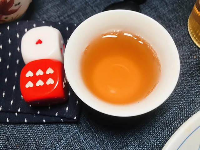 福今2010年典藏品青饼普洱茶品质特点
