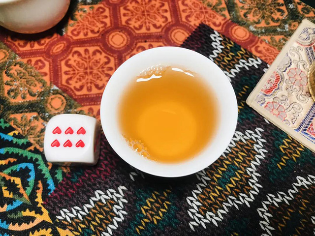 大益2011年易武正山青饼普洱茶