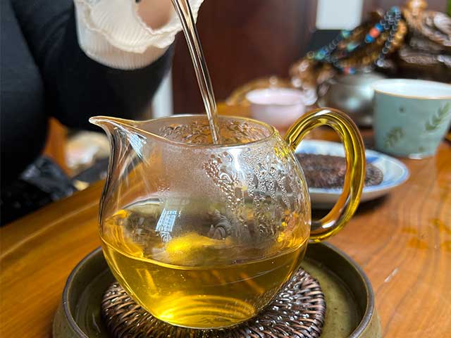 图为昔归竹筒茶
