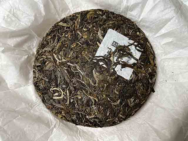 图为2021年摆尾箐古树茶小饼