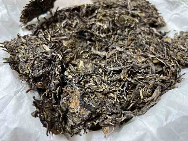 图为2021年摆尾箐古树茶小饼