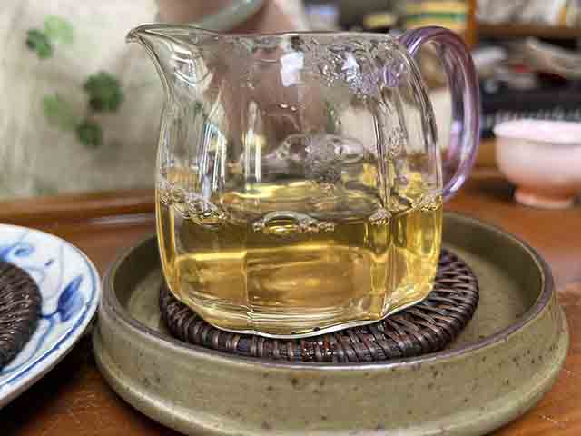 图为2021年摆尾箐古树茶小饼