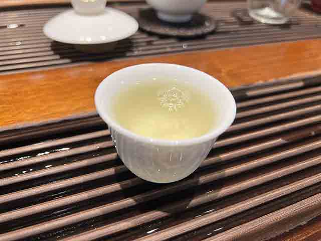 图为2025易武哆依树高杆古树茶