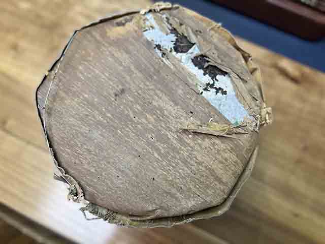 图为1999年傣文7542青饼