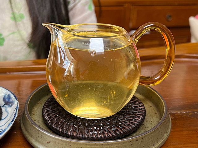 易武上野高杆古树茶
