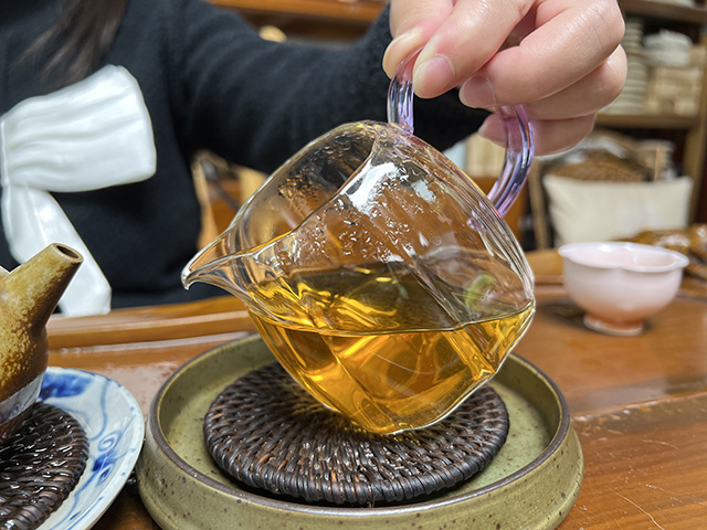 图为2002年201批绿印圆茶