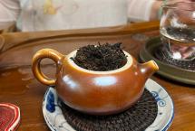 喝普洱茶，第一泡到底该不该倒？这3类茶洗法大不同！