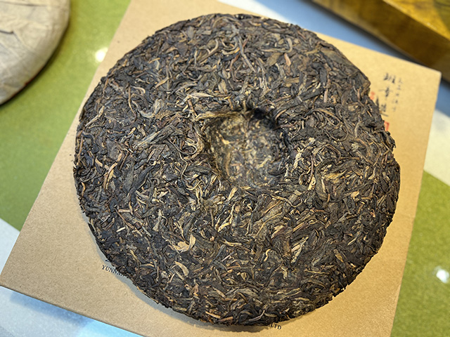 图为2000年易武老树圆茶