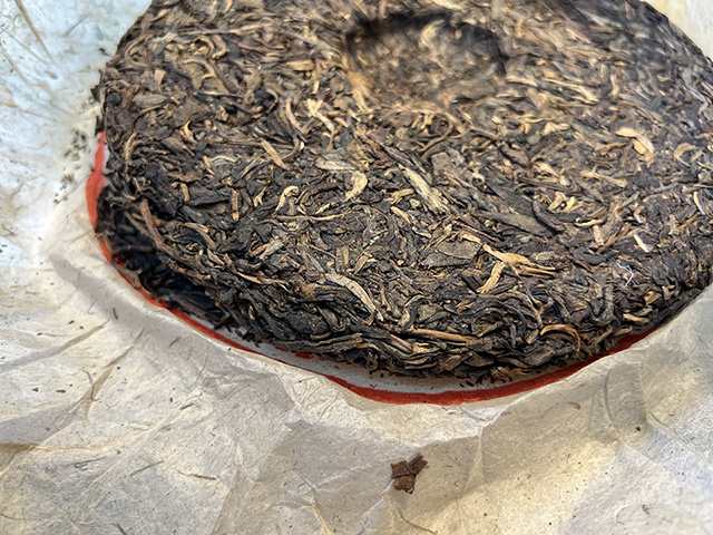 图为2000年易武老树圆茶