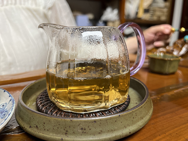 图为益木堂2018年11丈易武茶