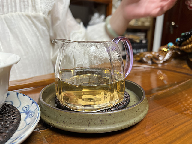 图为益木堂2018年11丈易武茶