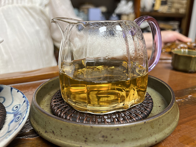 图为益木堂2018年11丈易武茶
