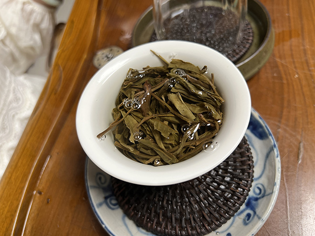 图为益木堂2018年11丈易武茶