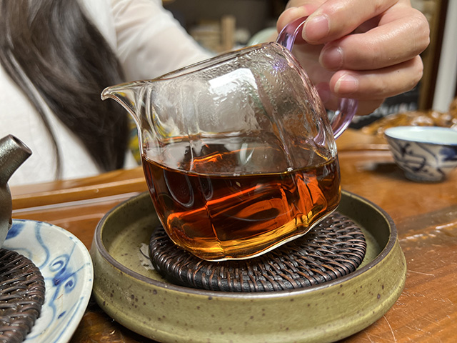 图为1996年玫瑰熟砖云南普洱茶砖