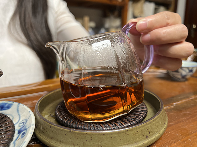 图为1996年玫瑰熟砖云南普洱茶砖