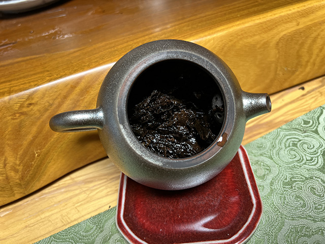 图为1996年玫瑰熟砖云南普洱茶砖