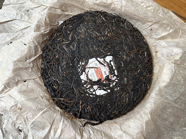 图为2010年易武刮风寨茶王树古树茶