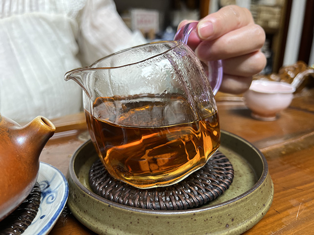 图为80年代广云贡饼干仓老茶