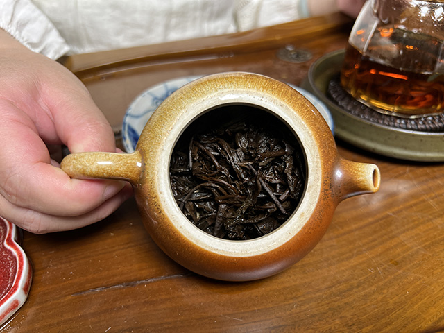 图为80年代广云贡饼干仓老茶