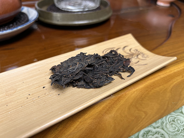 图为沪上老茶人样品90年代初老生茶