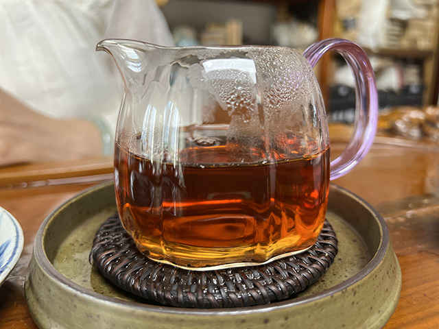 图为沪上老茶人样品90年代初老生茶