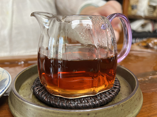 图为沪上老茶人样品90年代初老生茶