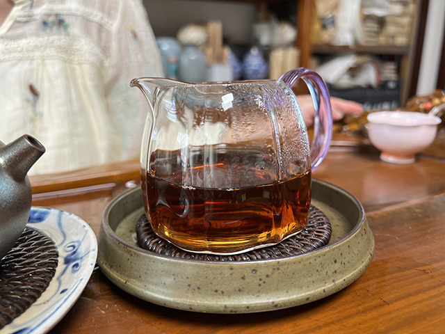 图为春城茶厂1993年春城小饼熟普